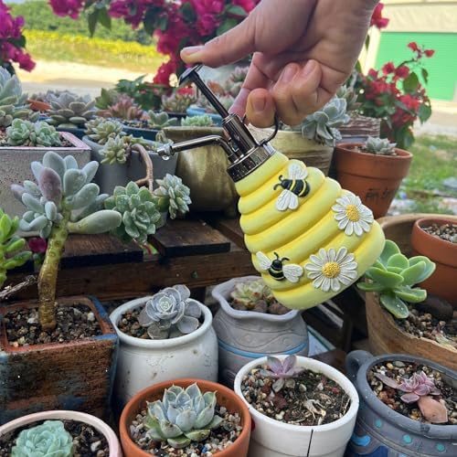 Creative Bee-Shaped Watering Can for Indoor Plant Care and Gardening - Adorable and Durable Tool for Plant Lovers - Image 4