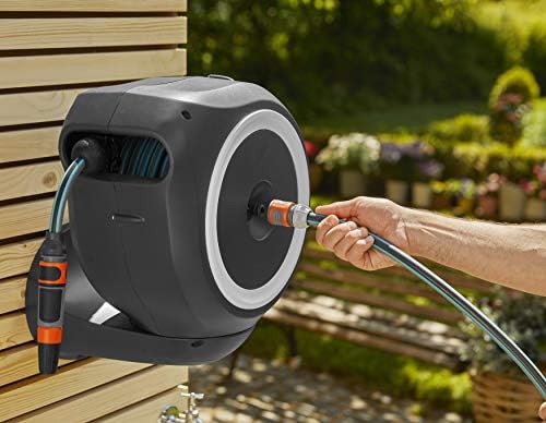 Gardena Wall-Mounted Hose Box RollUp M 20 m: Flexible watering for medium-sized gardens, swivel hose reel, with wall bracket, system parts and nozzle, including 20 m Gardena hose (18612-60) - Image 4